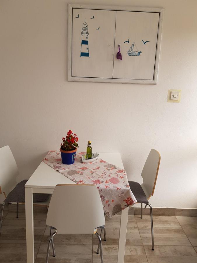 Apartments Dora And Tonka Krk Порат Екстериор снимка