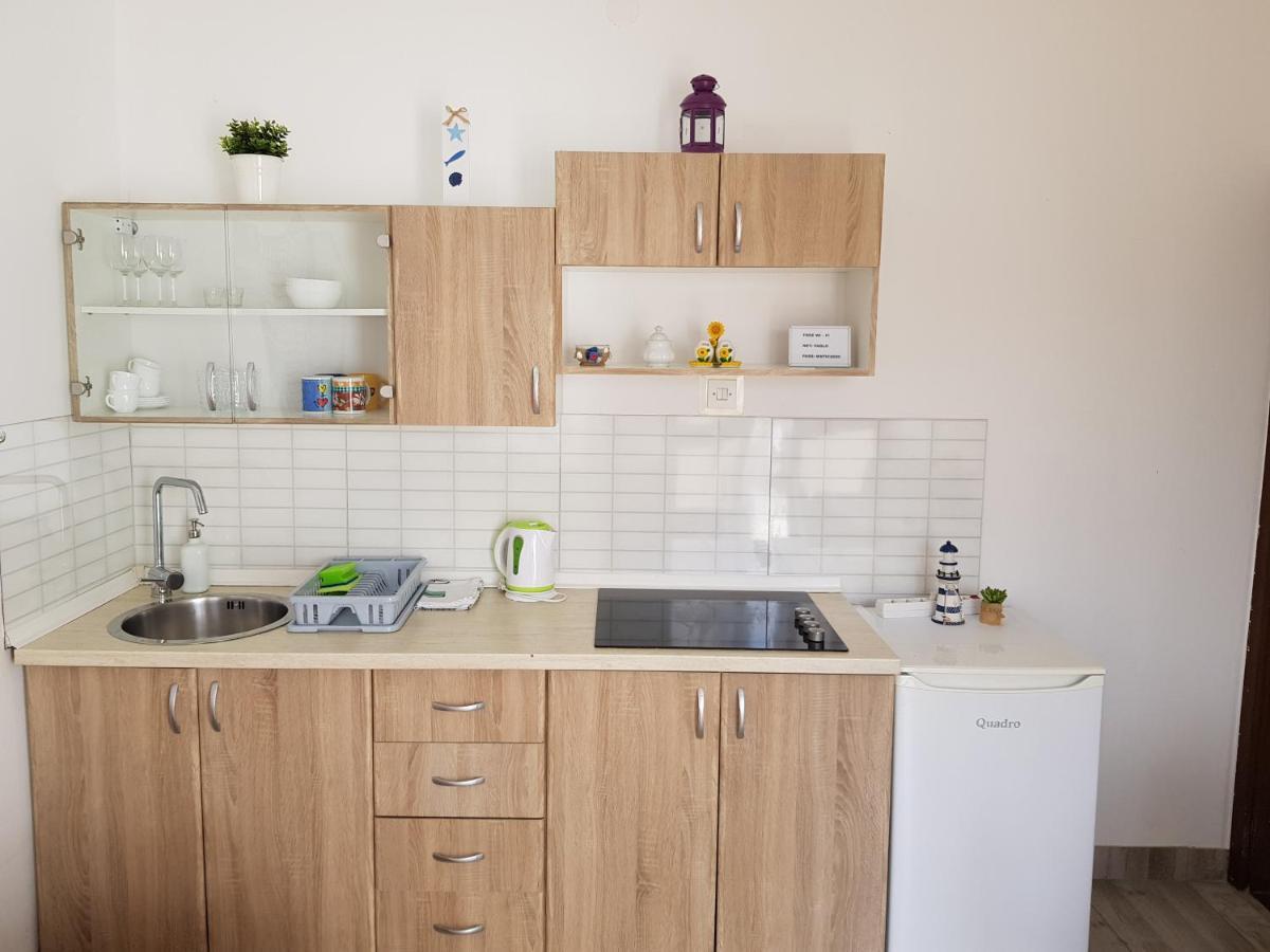 Apartments Dora And Tonka Krk Порат Екстериор снимка