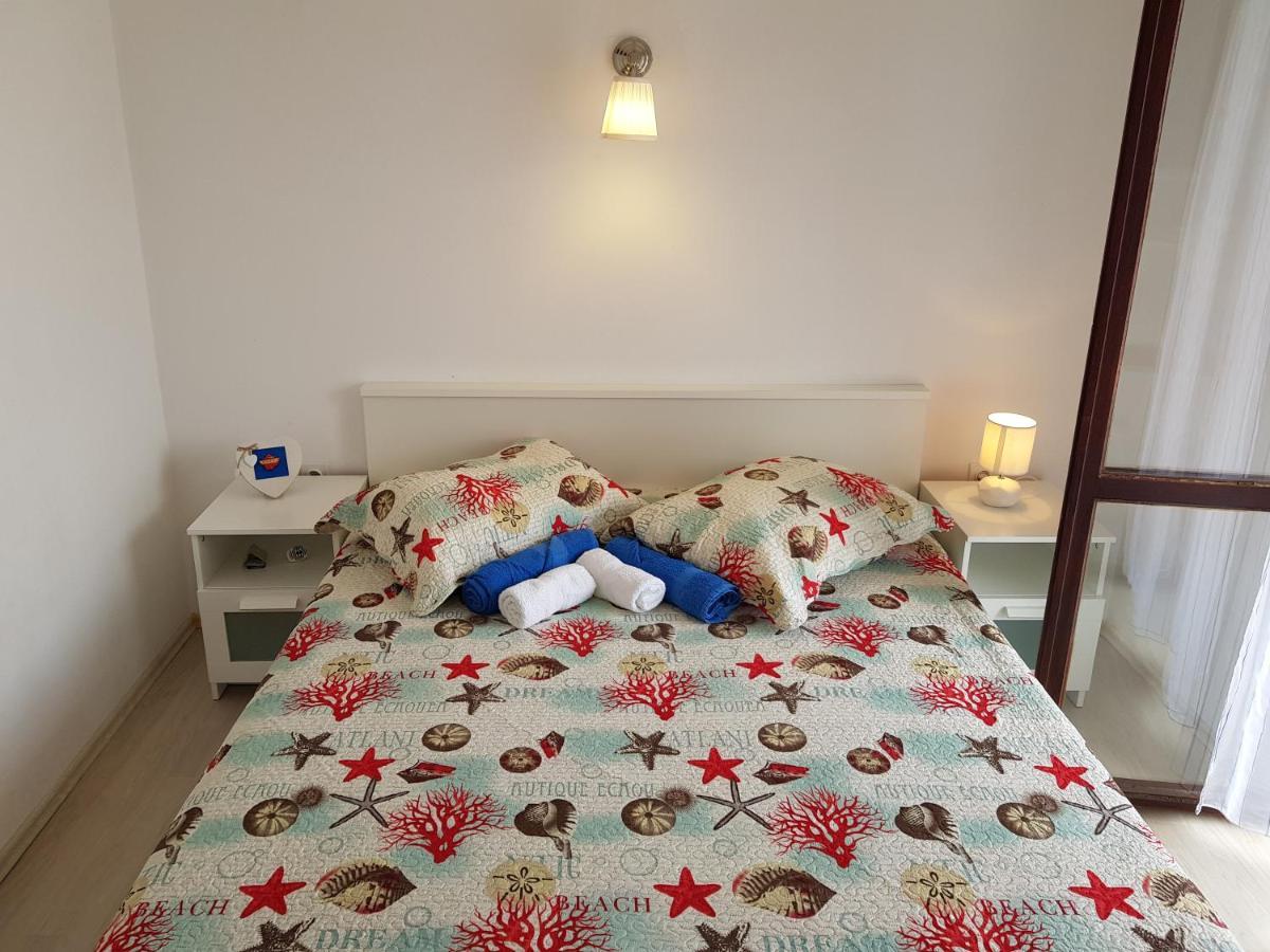 Apartments Dora And Tonka Krk Порат Екстериор снимка