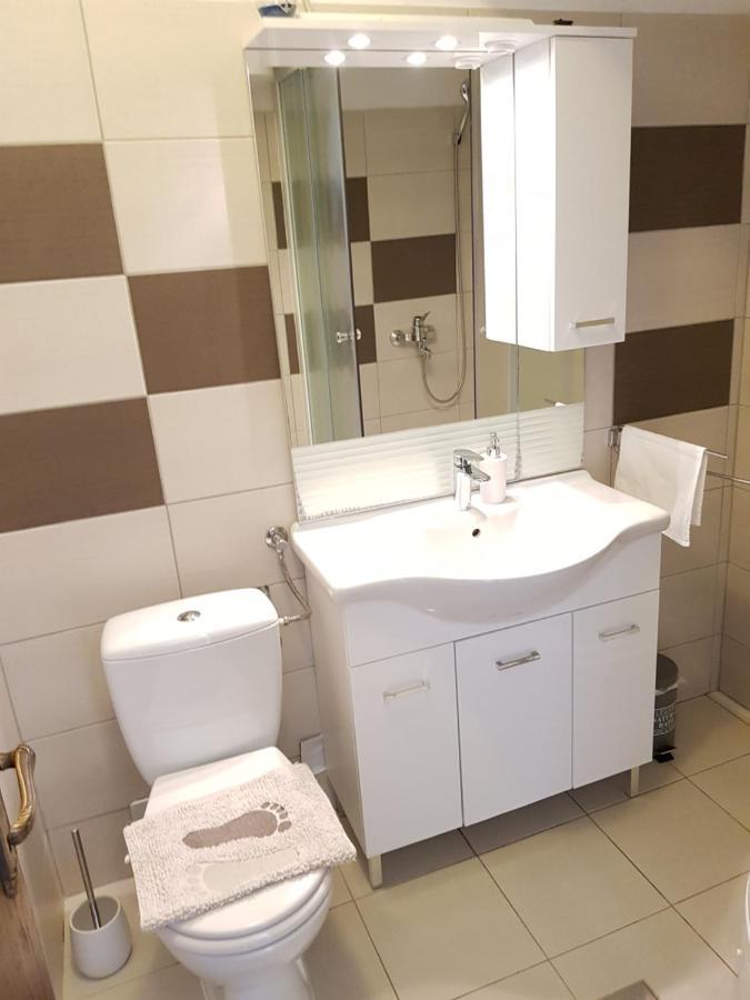 Apartments Dora And Tonka Krk Порат Екстериор снимка