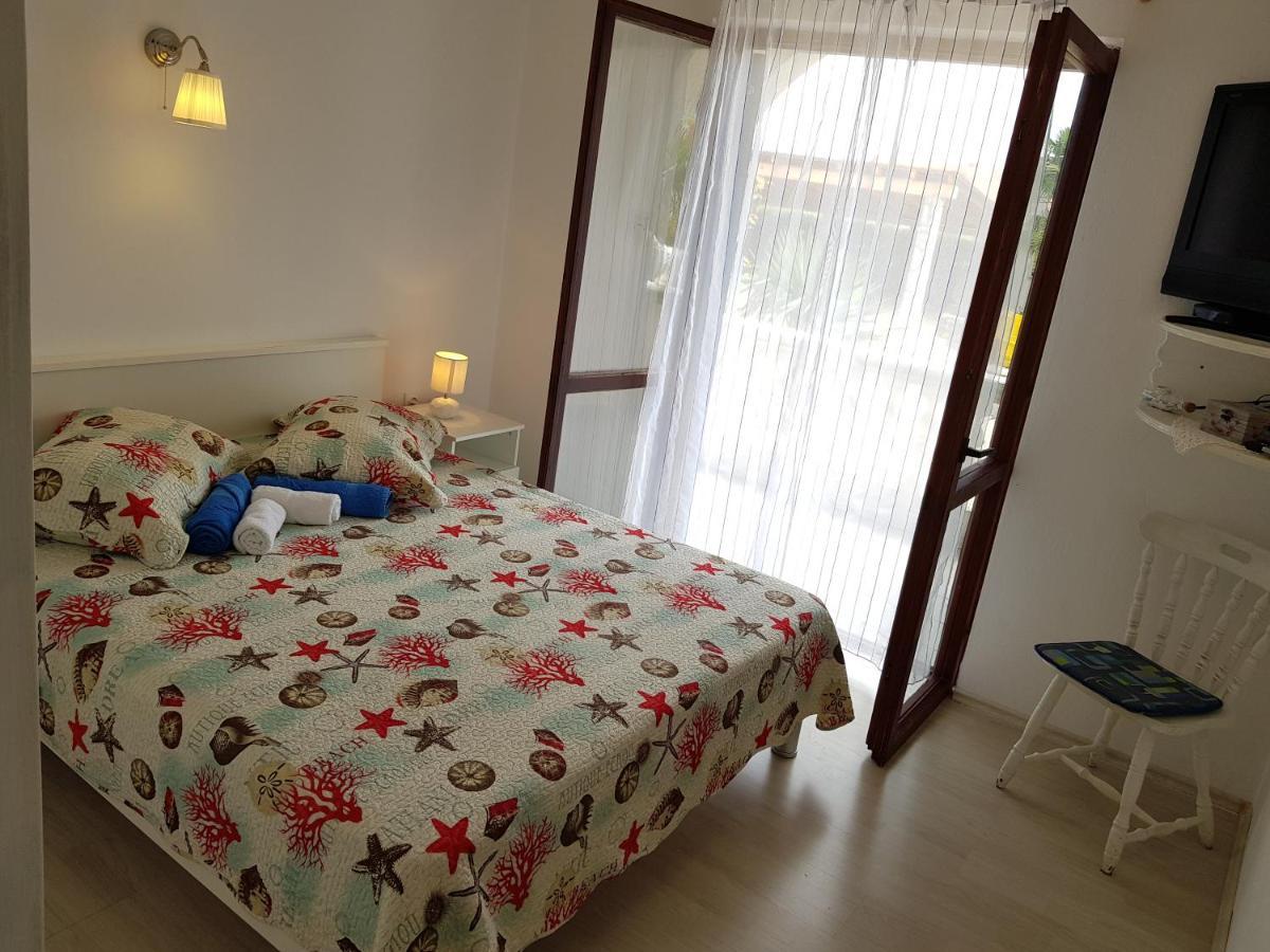 Apartments Dora And Tonka Krk Порат Екстериор снимка