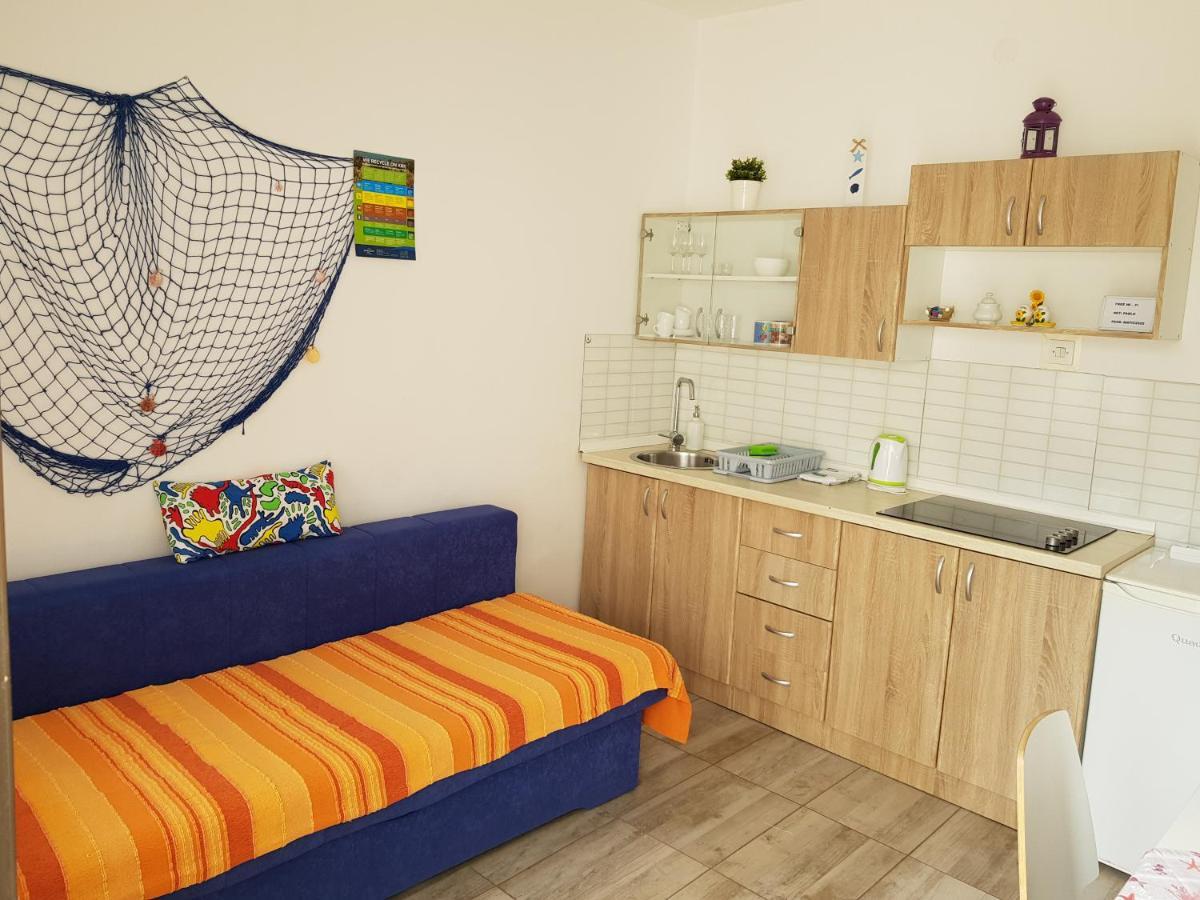 Apartments Dora And Tonka Krk Порат Екстериор снимка