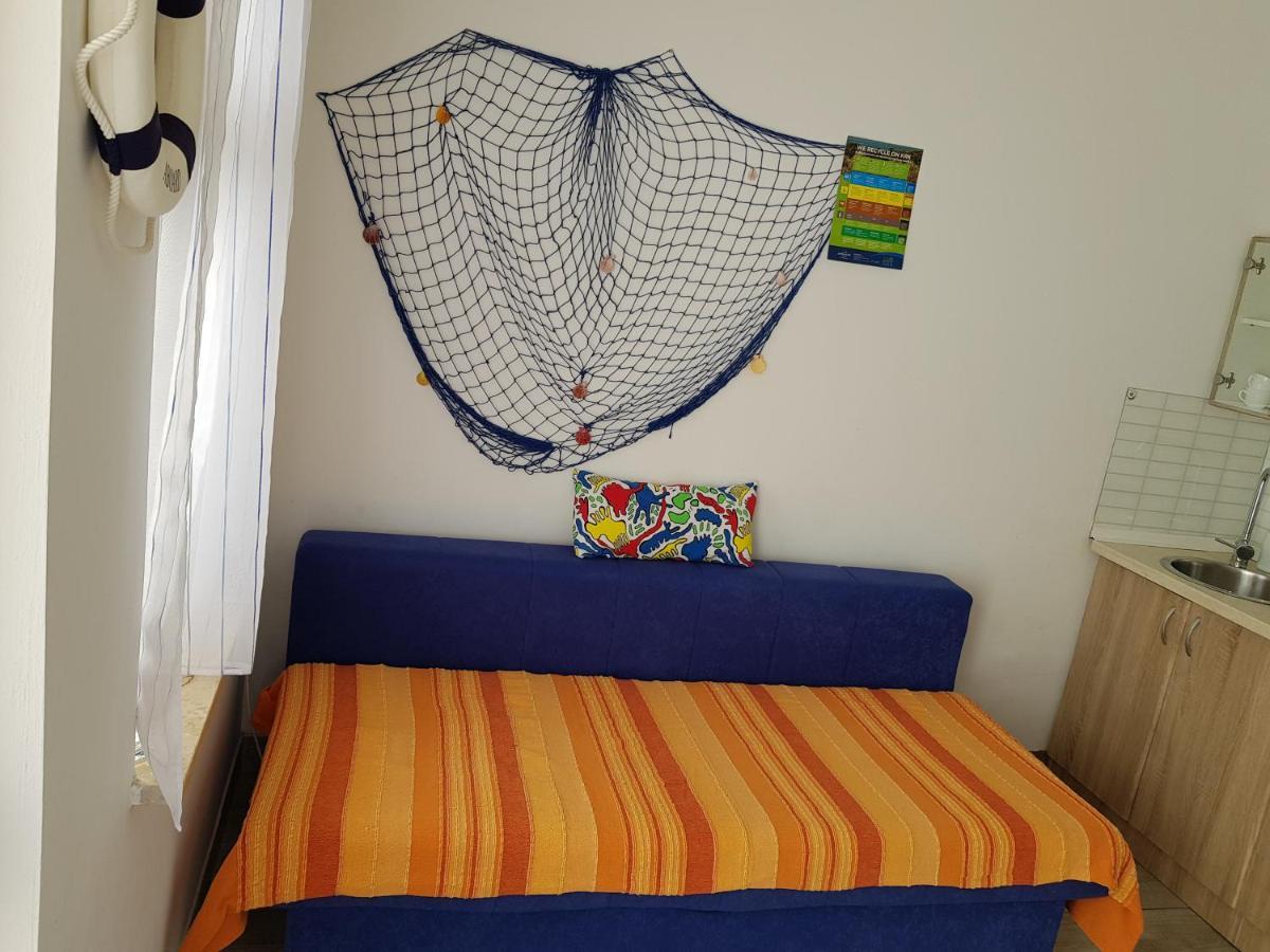 Apartments Dora And Tonka Krk Порат Екстериор снимка