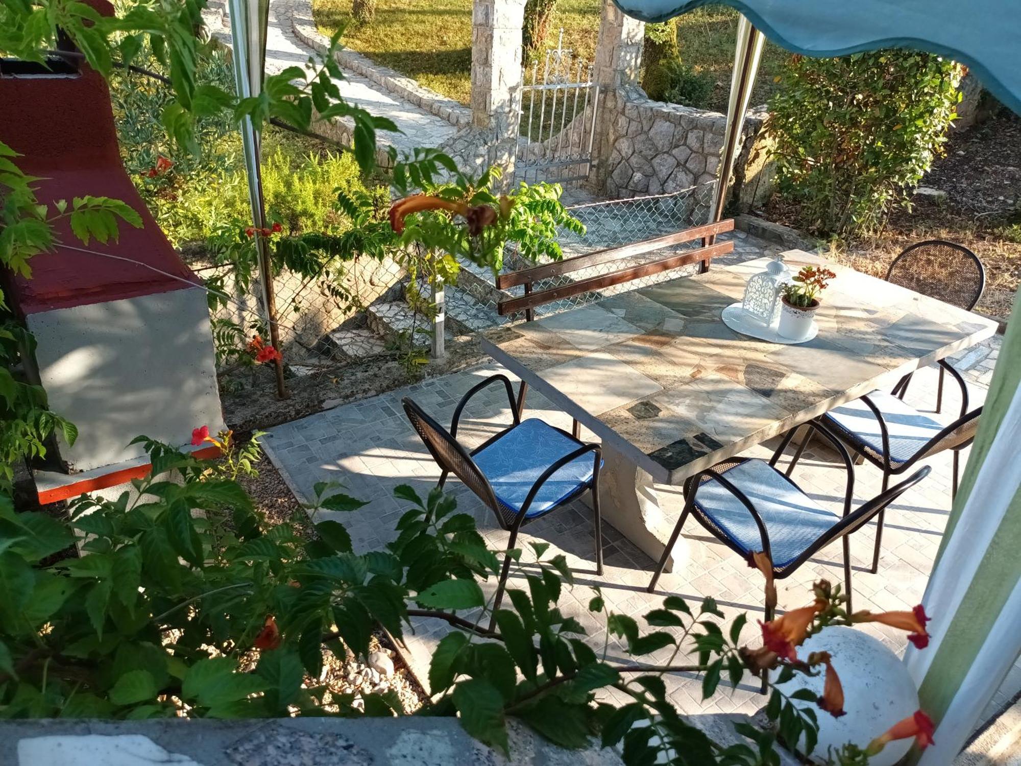 Apartments Dora And Tonka Krk Порат Екстериор снимка
