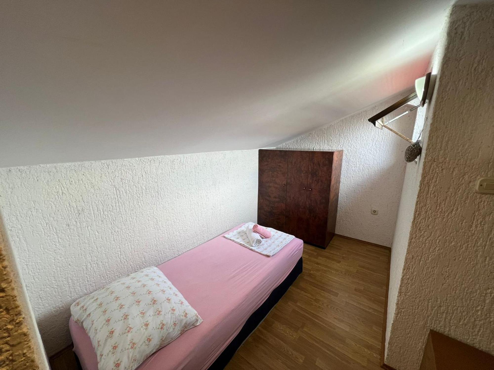 Apartments Dora And Tonka Krk Порат Екстериор снимка