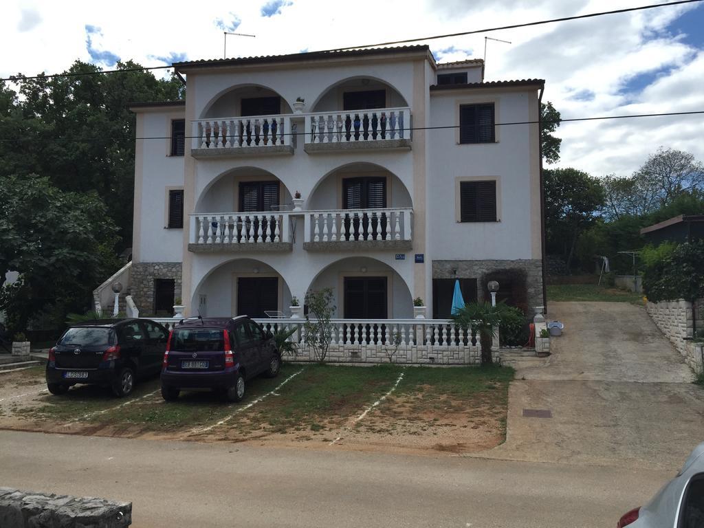 Apartments Dora And Tonka Krk Порат Екстериор снимка