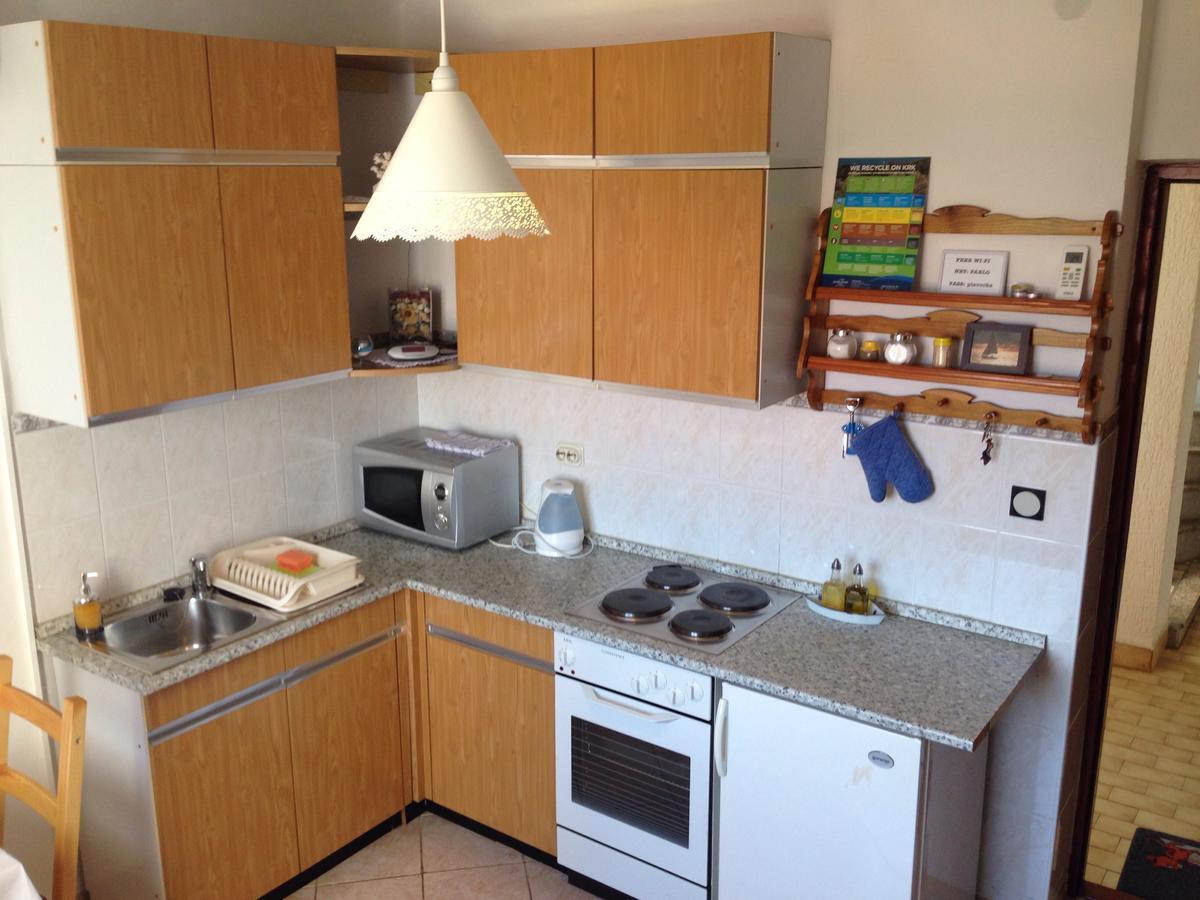 Apartments Dora And Tonka Krk Порат Екстериор снимка