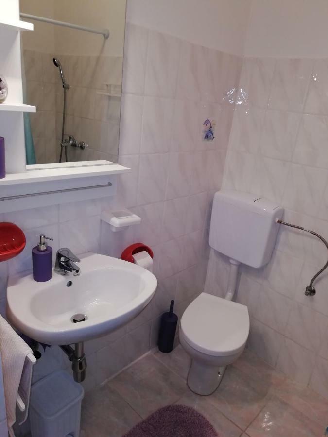 Apartments Dora And Tonka Krk Порат Екстериор снимка